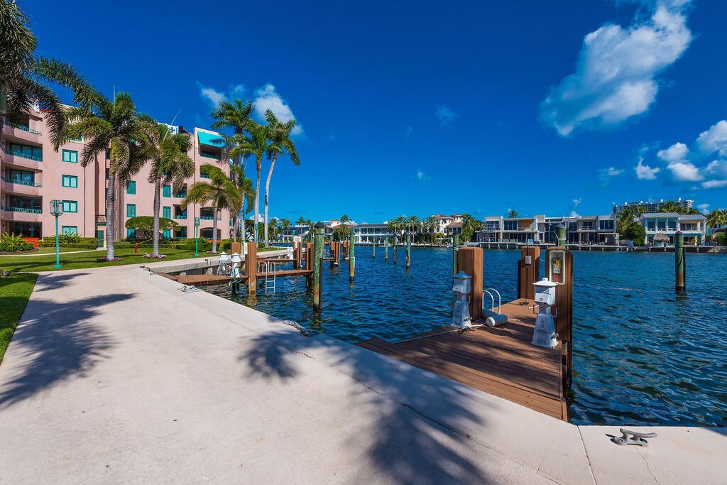 Photo of 140 SE 5th Avenue #440, Boca Raton, FL 33432 (MLS # R11143647)