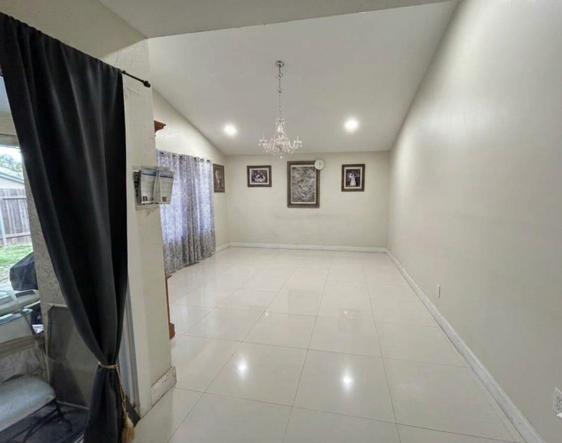 WELLEBY UNIT EIGHT - Residential