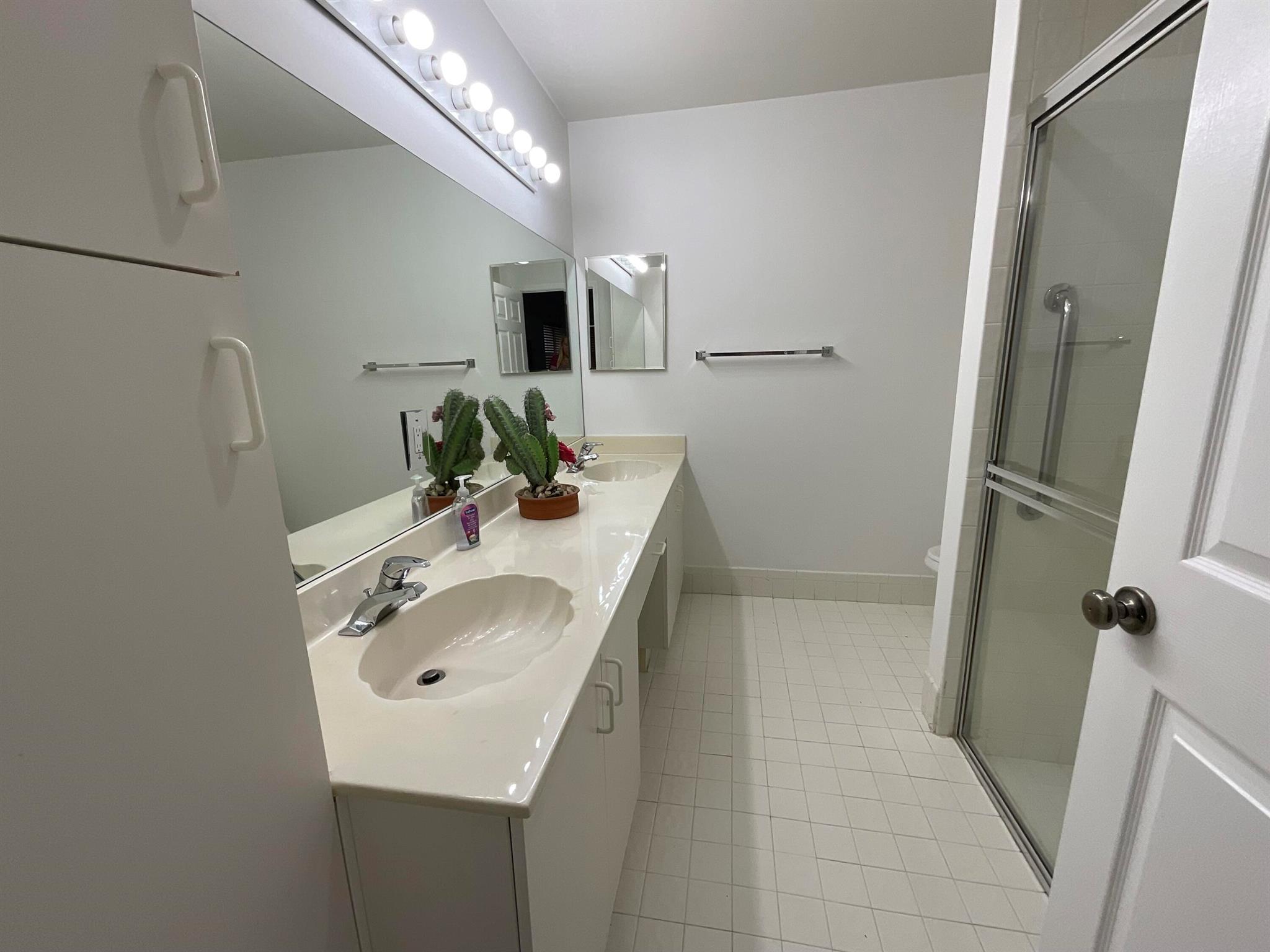 CORAL LAKES V - Residential Lease