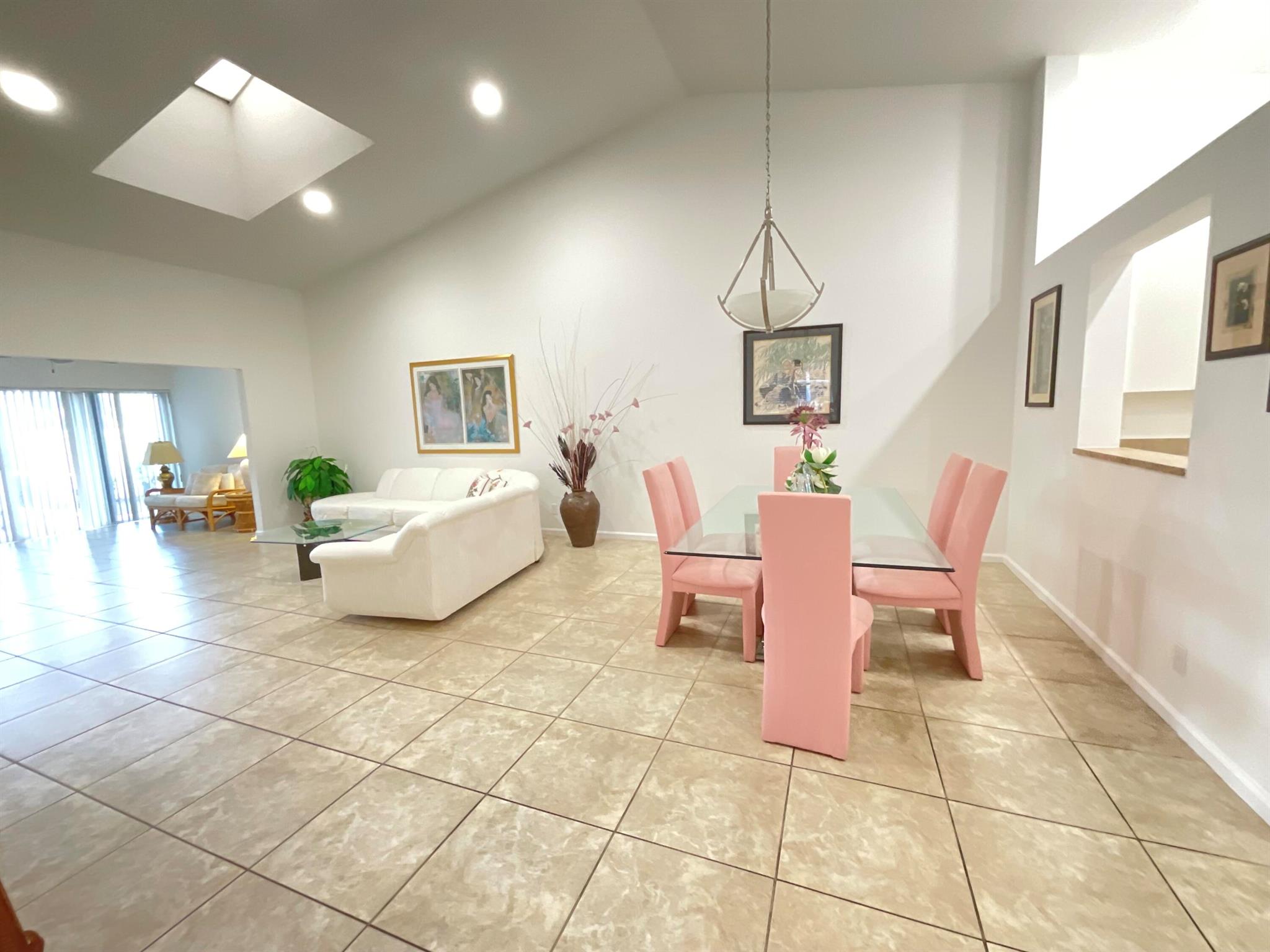 CORAL LAKES V - Residential Lease