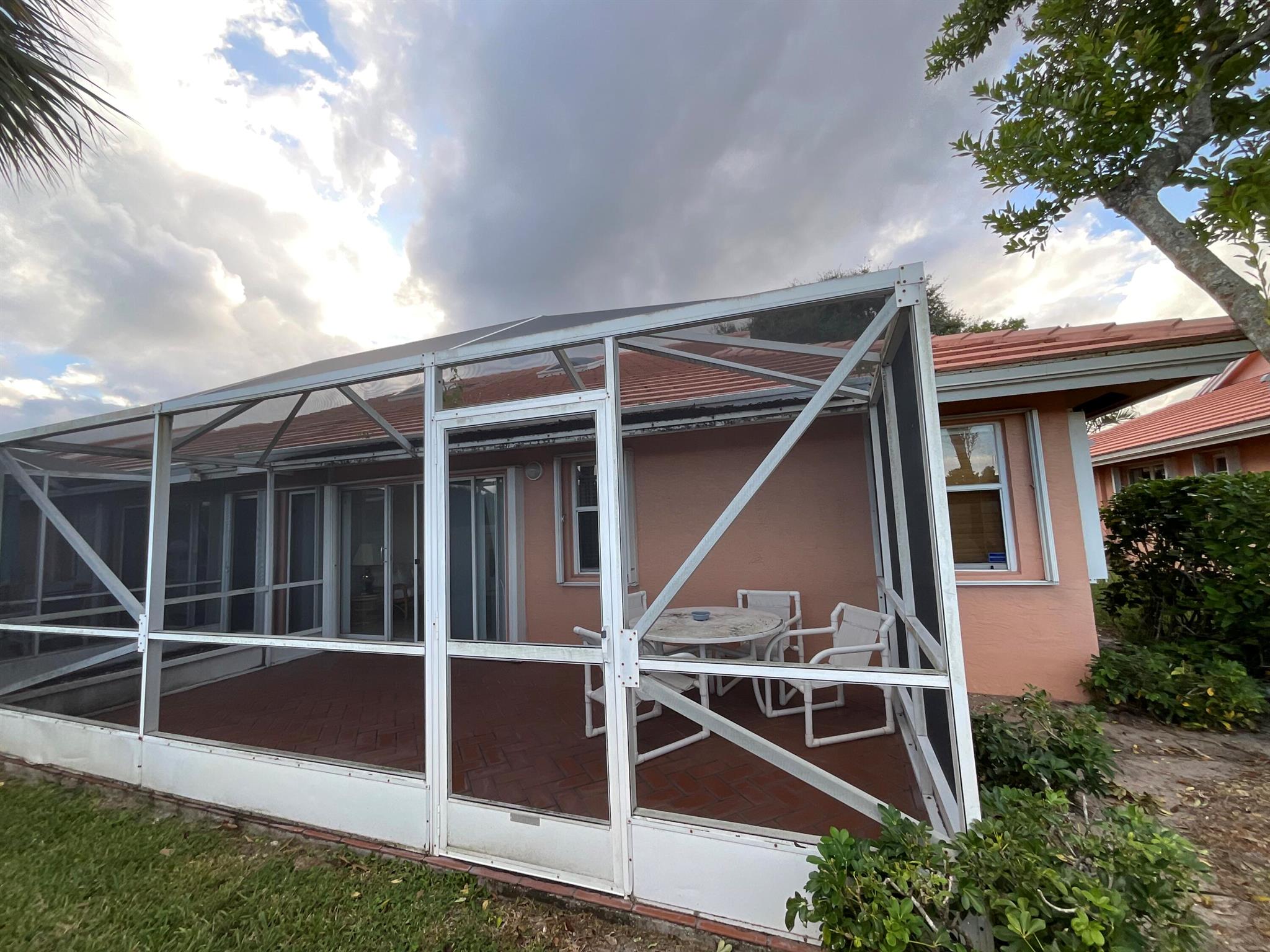 CORAL LAKES V - Residential Lease