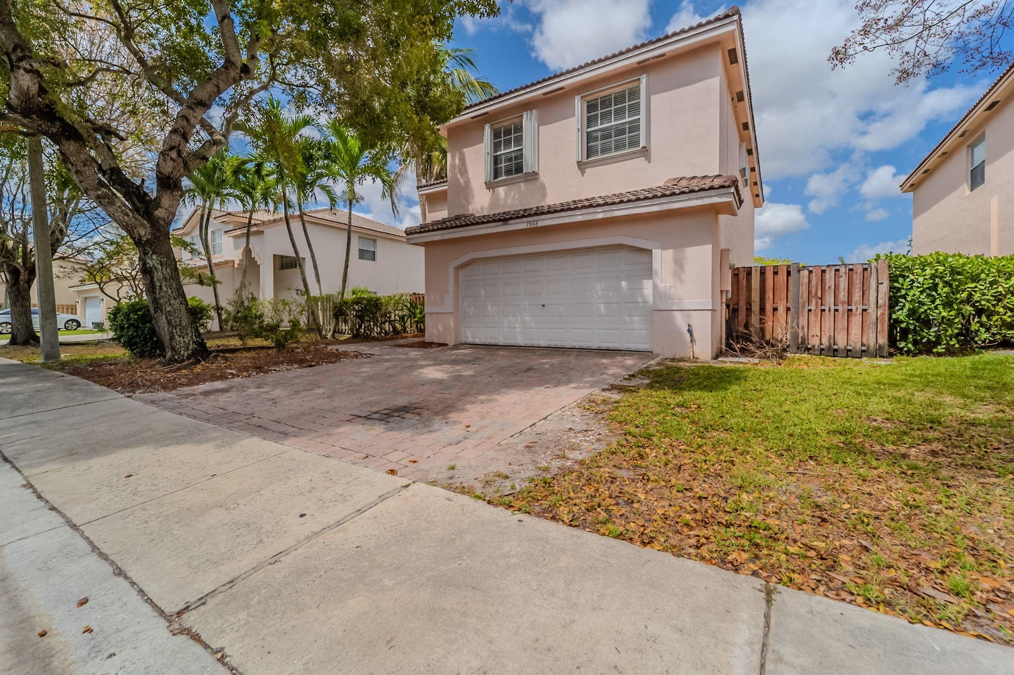 1568 SW 106th Ave