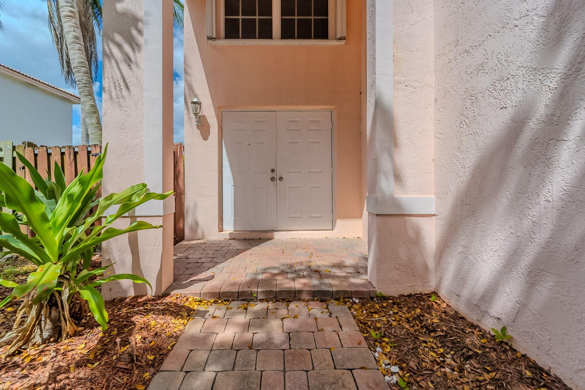 1568 SW 106th Ave