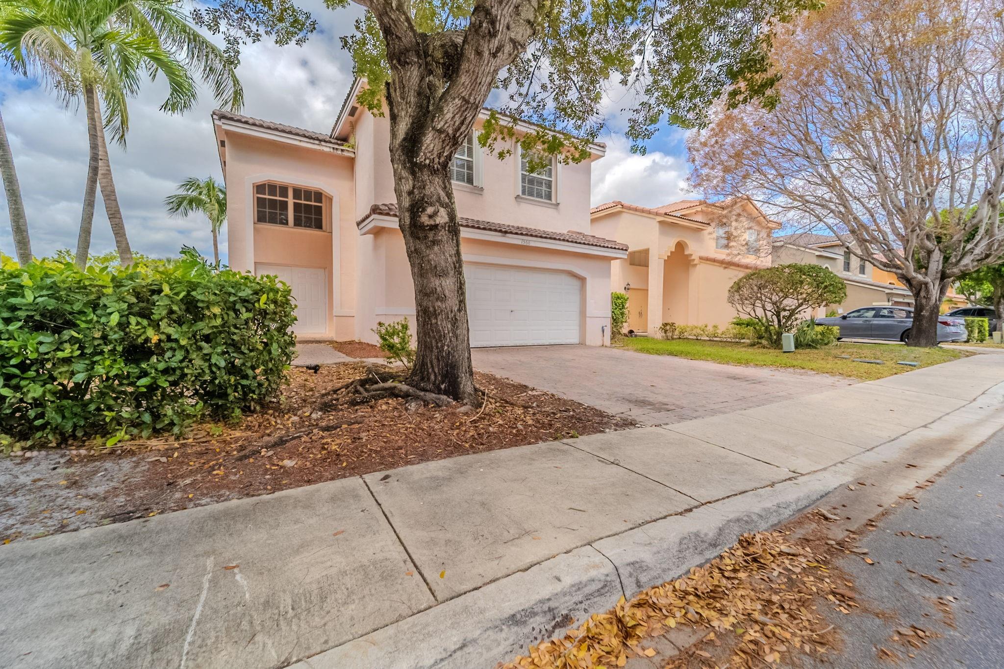 1568 SW 106th Ave