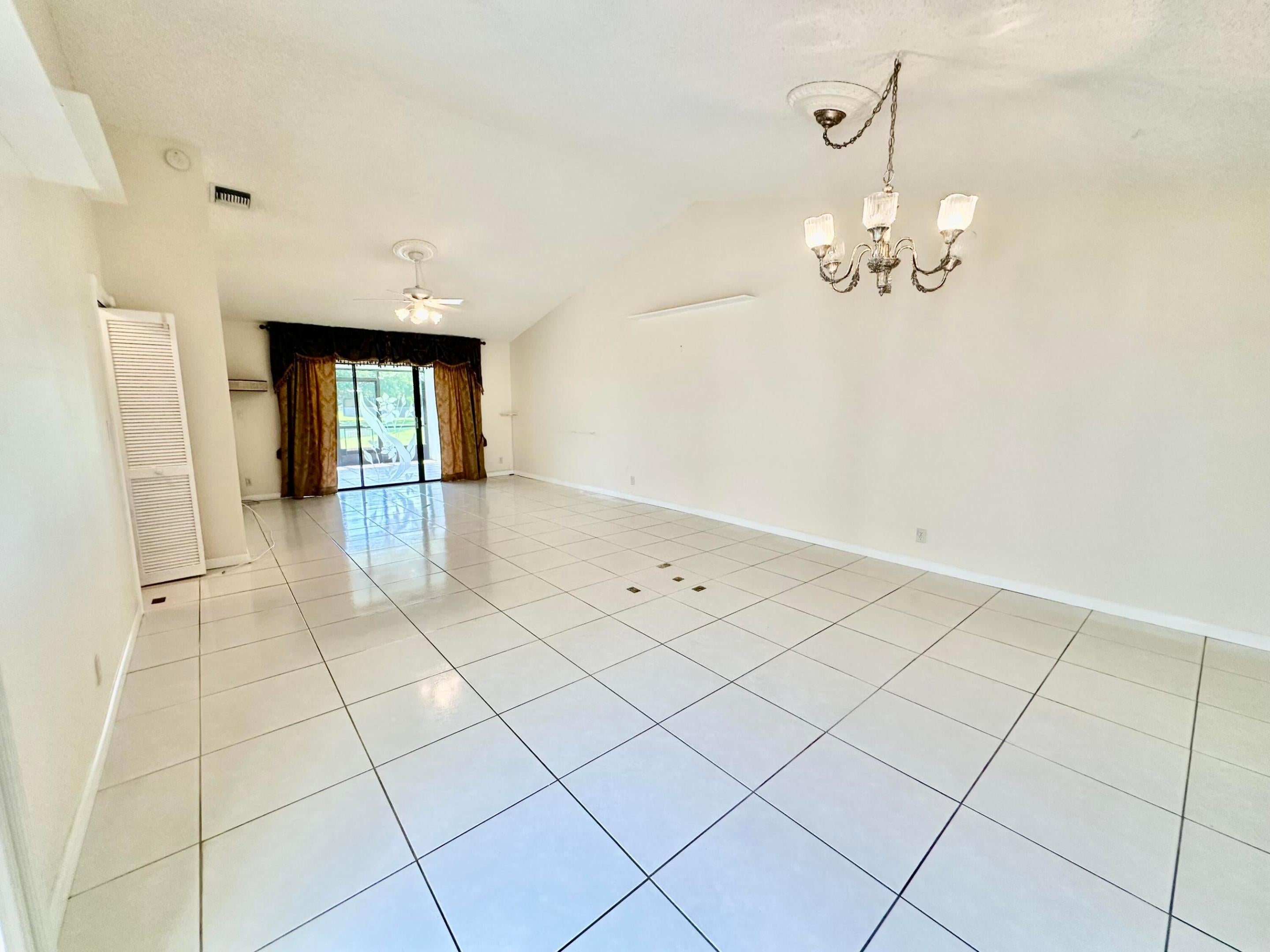 305 Lakeside Court