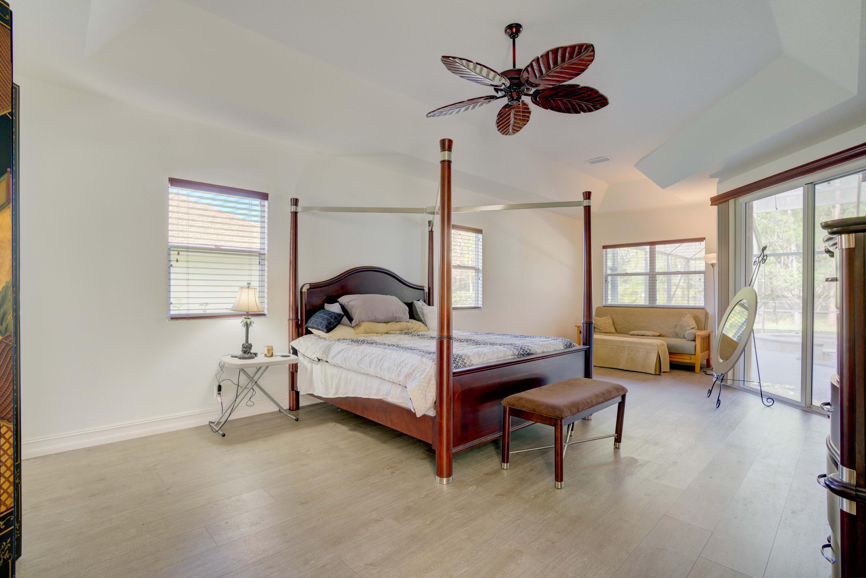 SAWGRASS LAKES PHASE 2 - Residential