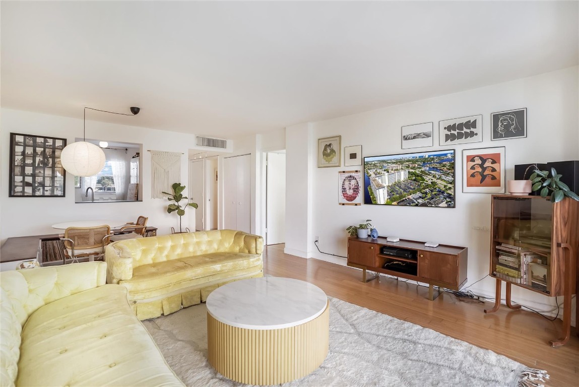 801 S Federal Highway 203