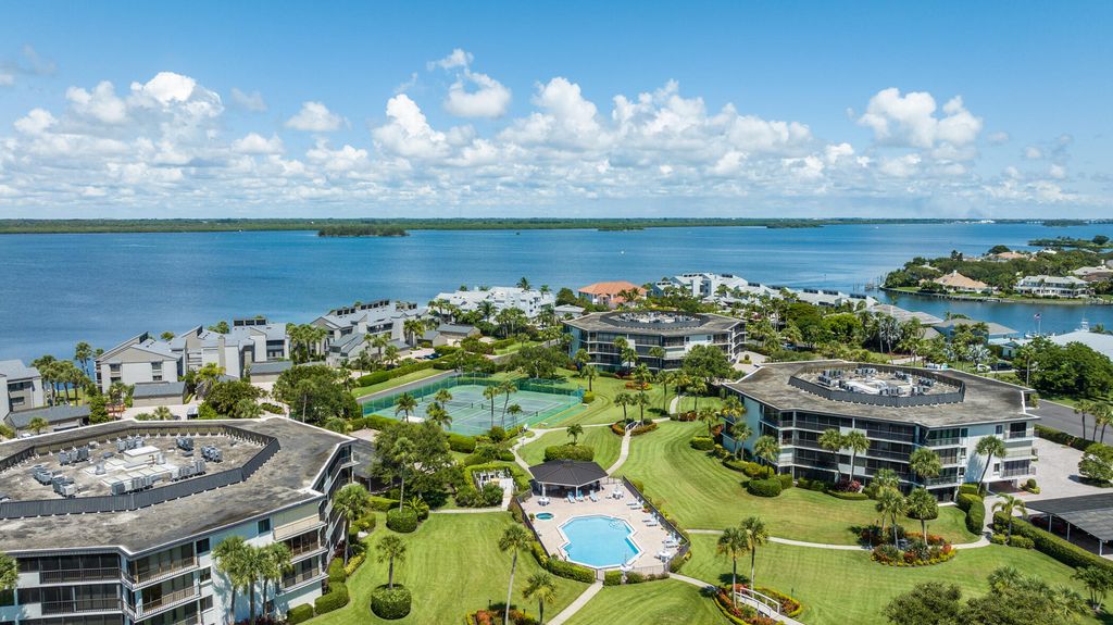 Photo of 1821 Mooringline Drive #3g, Vero Beach, FL 32963 (MLS # R11153999)