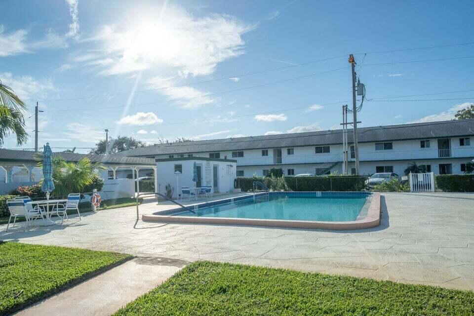 TEQUESTA GARDEN CONDO 6 - Residential Lease