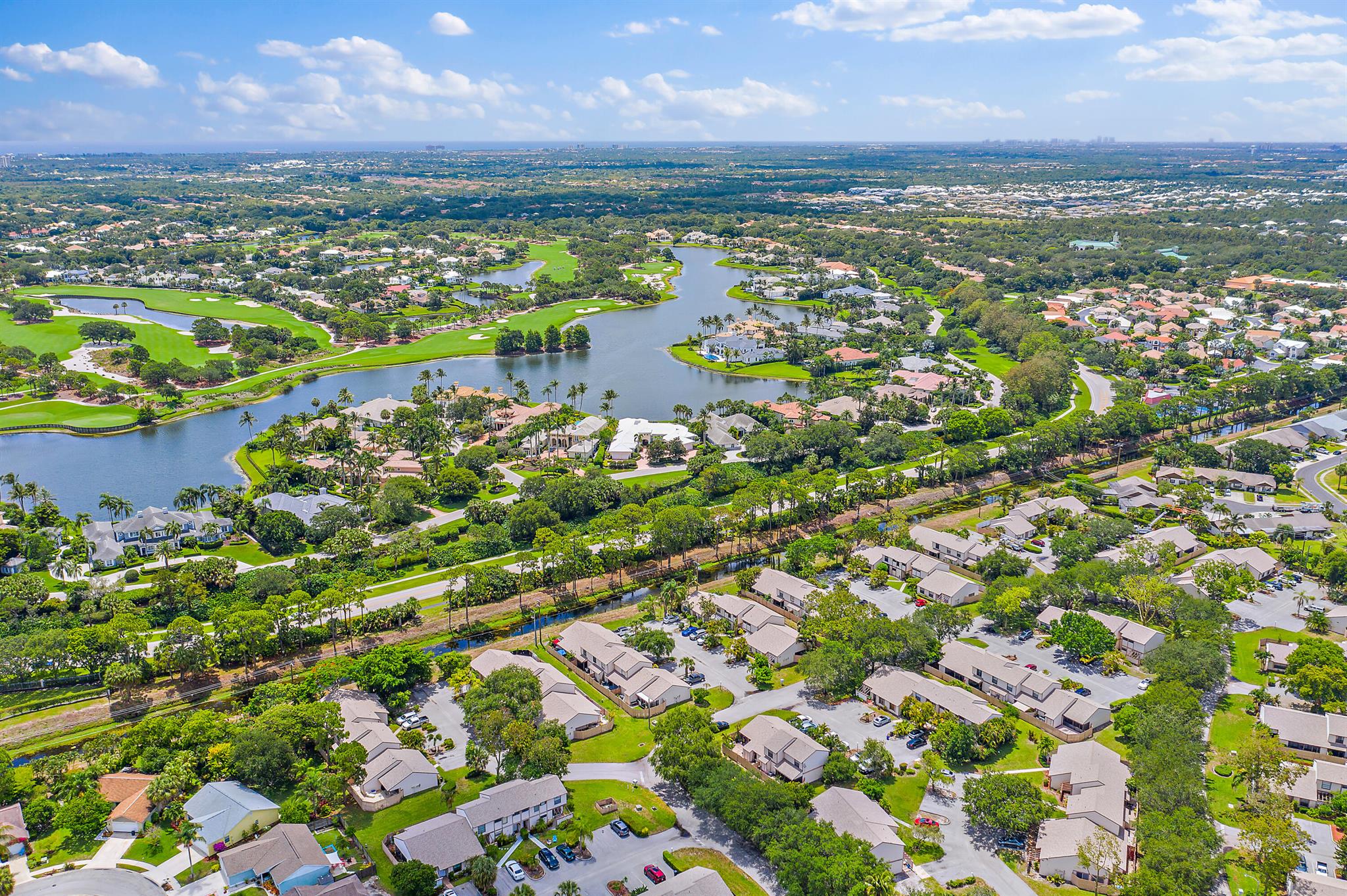 JUPITER VILLAGE TOWNHOMES - Residential Lease