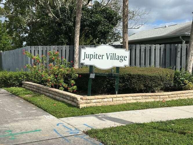JUPITER VILLAGE TOWNHOMES - Residential Lease