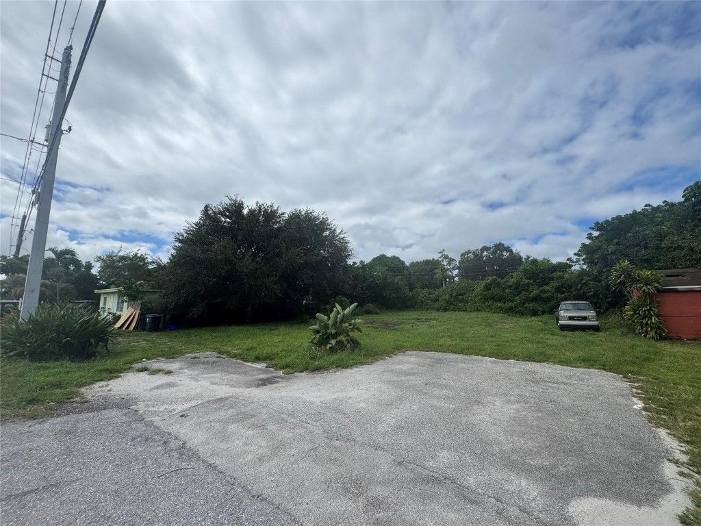 Photo of 4097 S Haverhill Road, Greenacres, FL 33463 (MLS # F10529587)