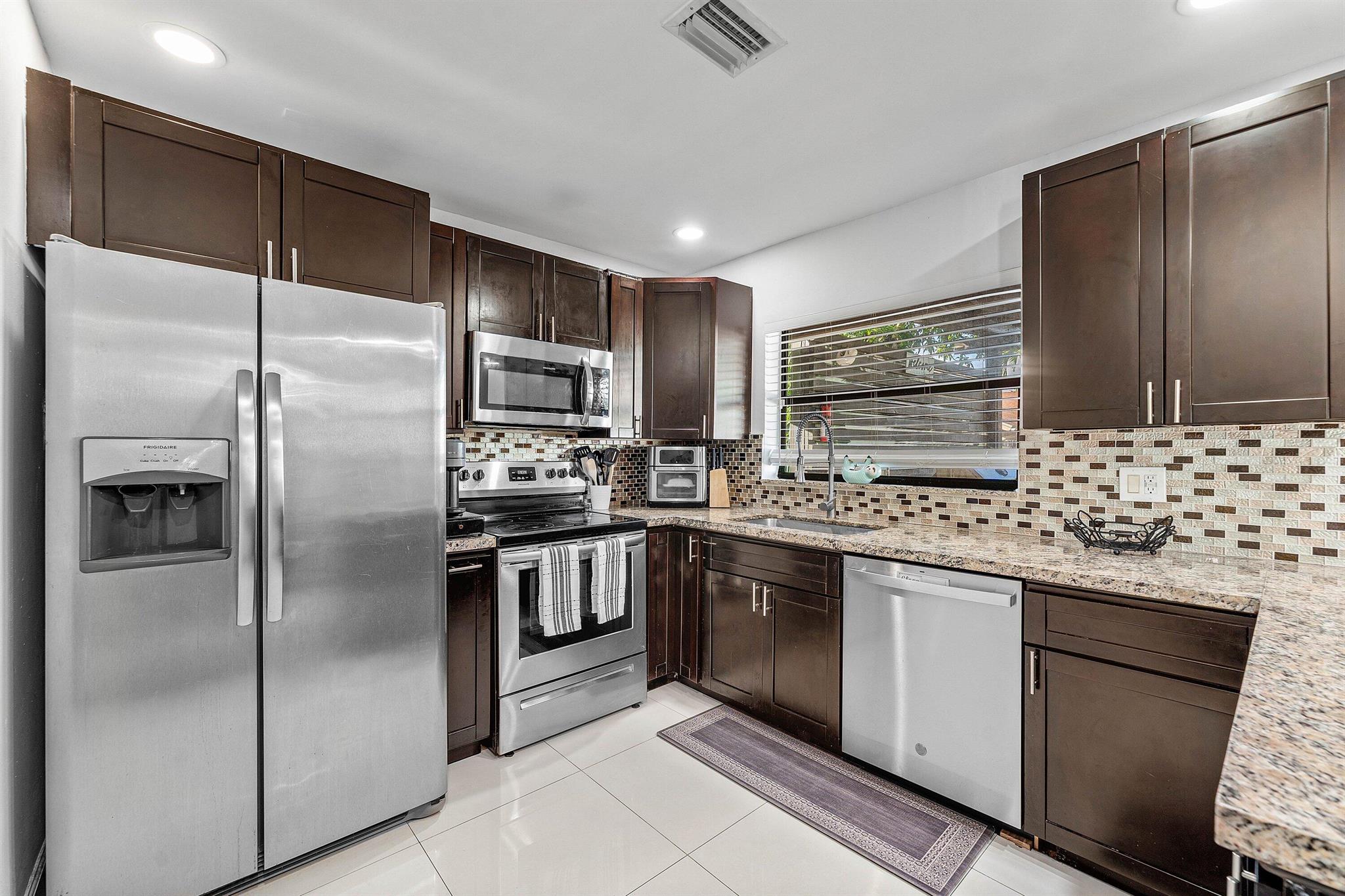 NORTH LAUDERDALE LANDINGS - Residential