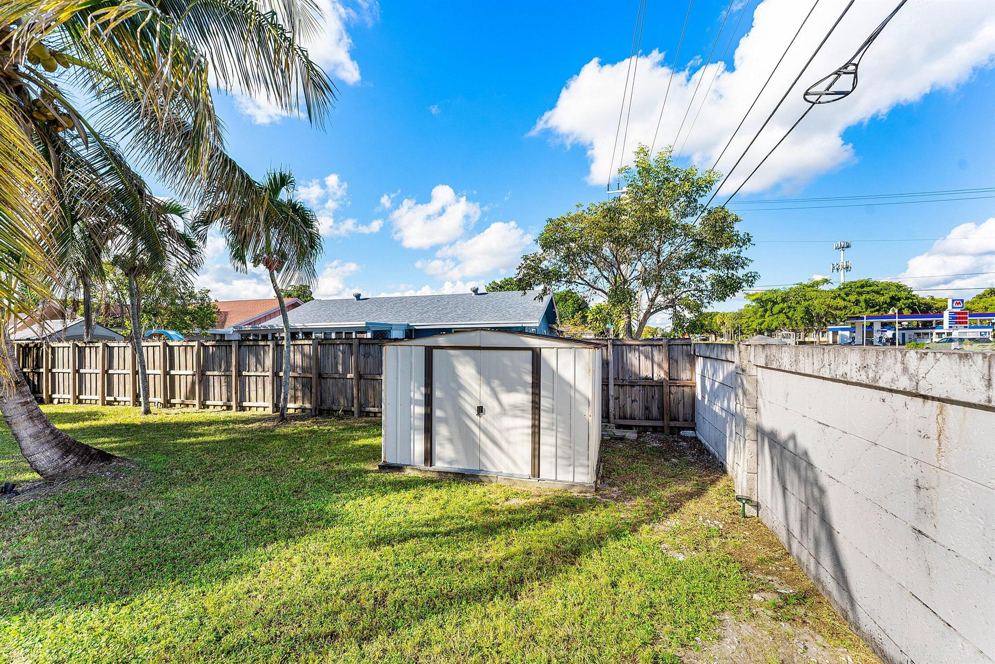 NORTH LAUDERDALE LANDINGS - Residential