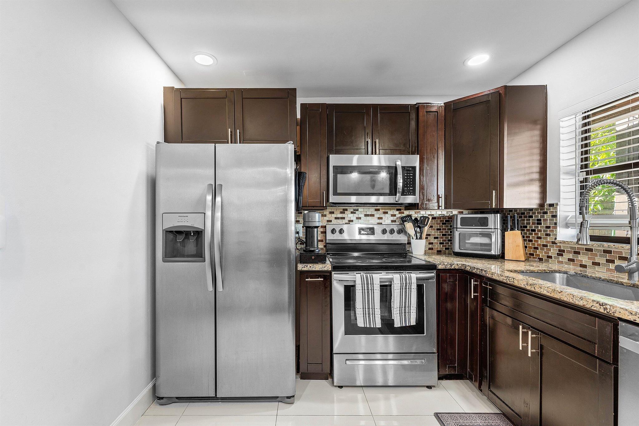 NORTH LAUDERDALE LANDINGS - Residential