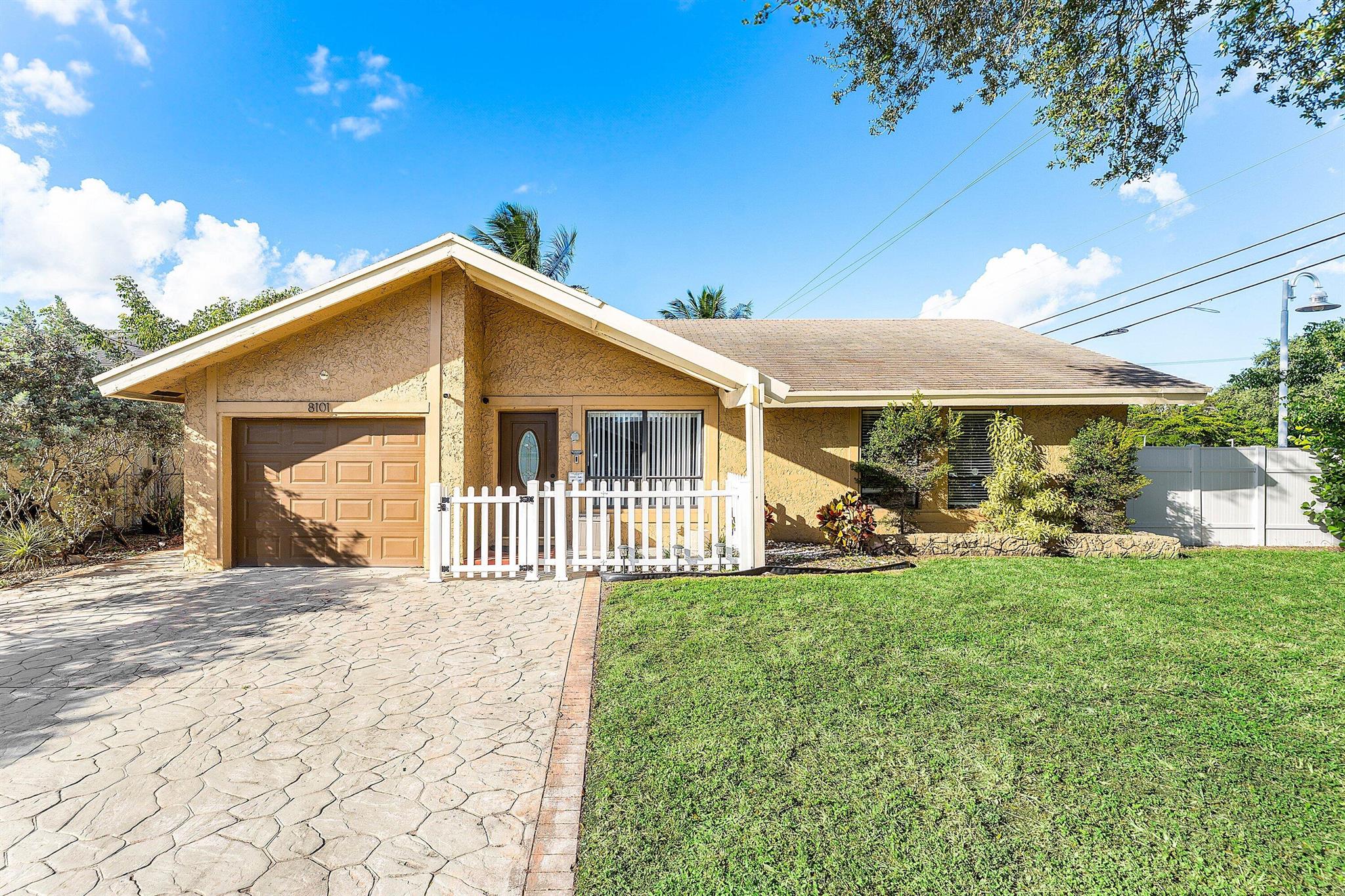 NORTH LAUDERDALE LANDINGS - Residential