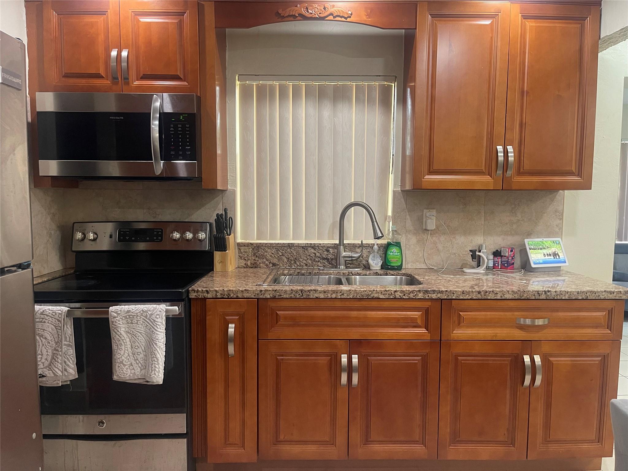 SUNRISE GOLF VILLAGE SEC. NINE - Residential Lease