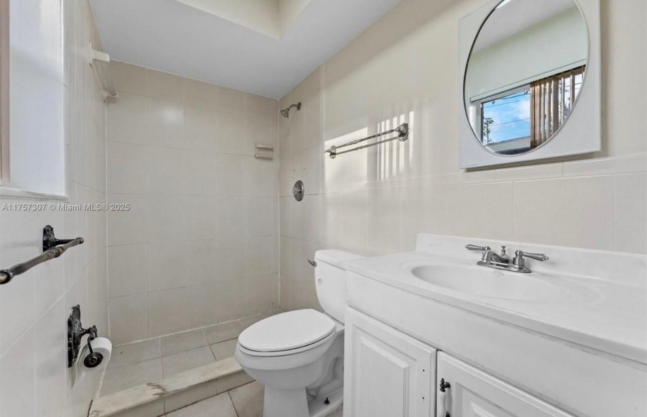 SUNRISE GOLF VILLAGE SEC. NINE - Residential Lease