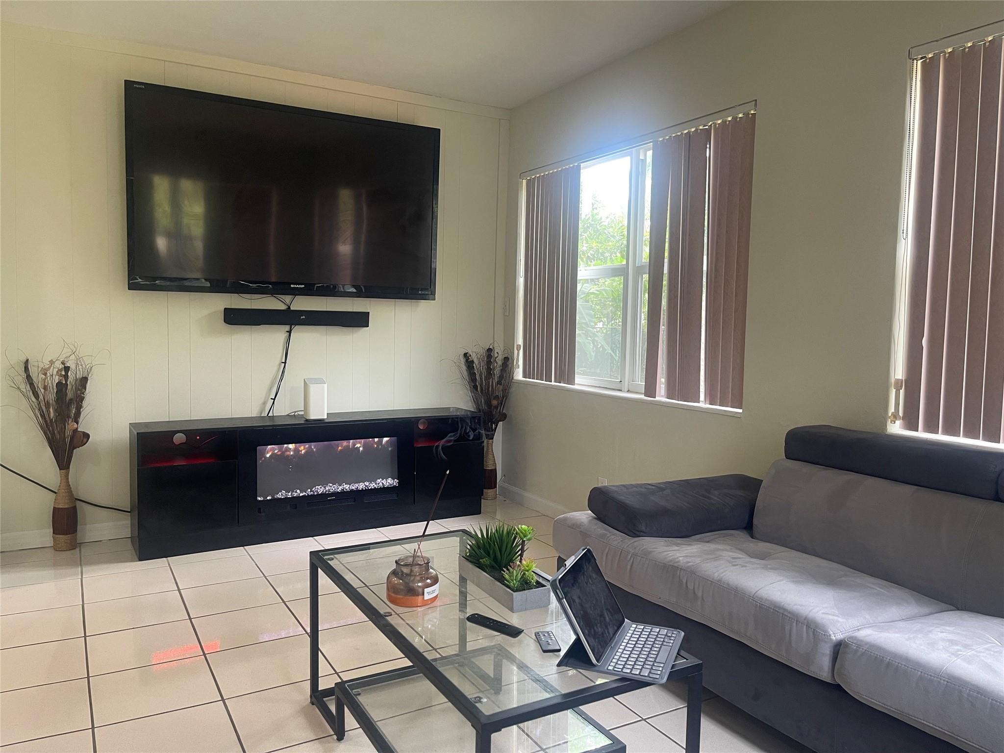 SUNRISE GOLF VILLAGE SEC. NINE - Residential Lease