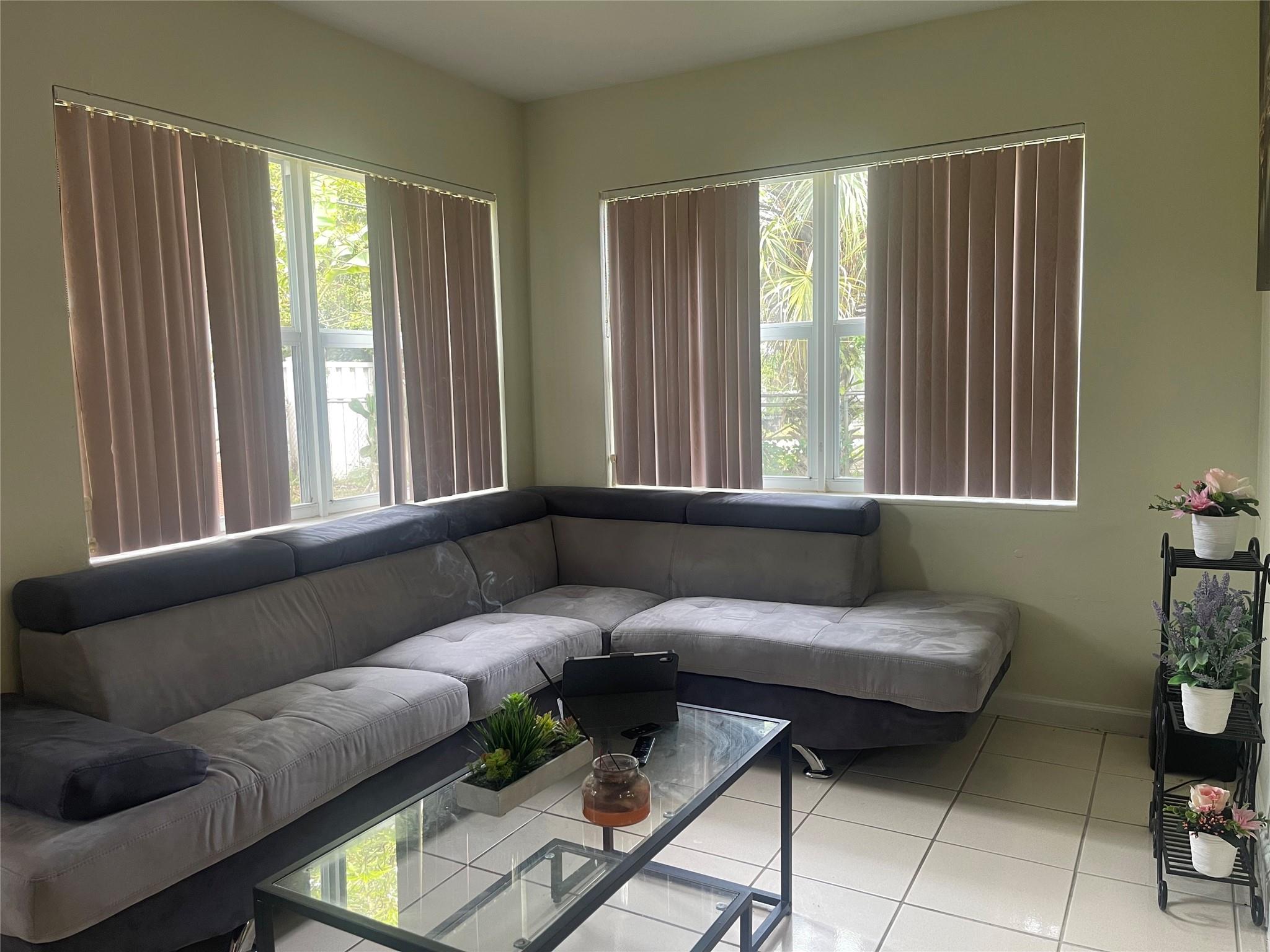 SUNRISE GOLF VILLAGE SEC. NINE - Residential Lease