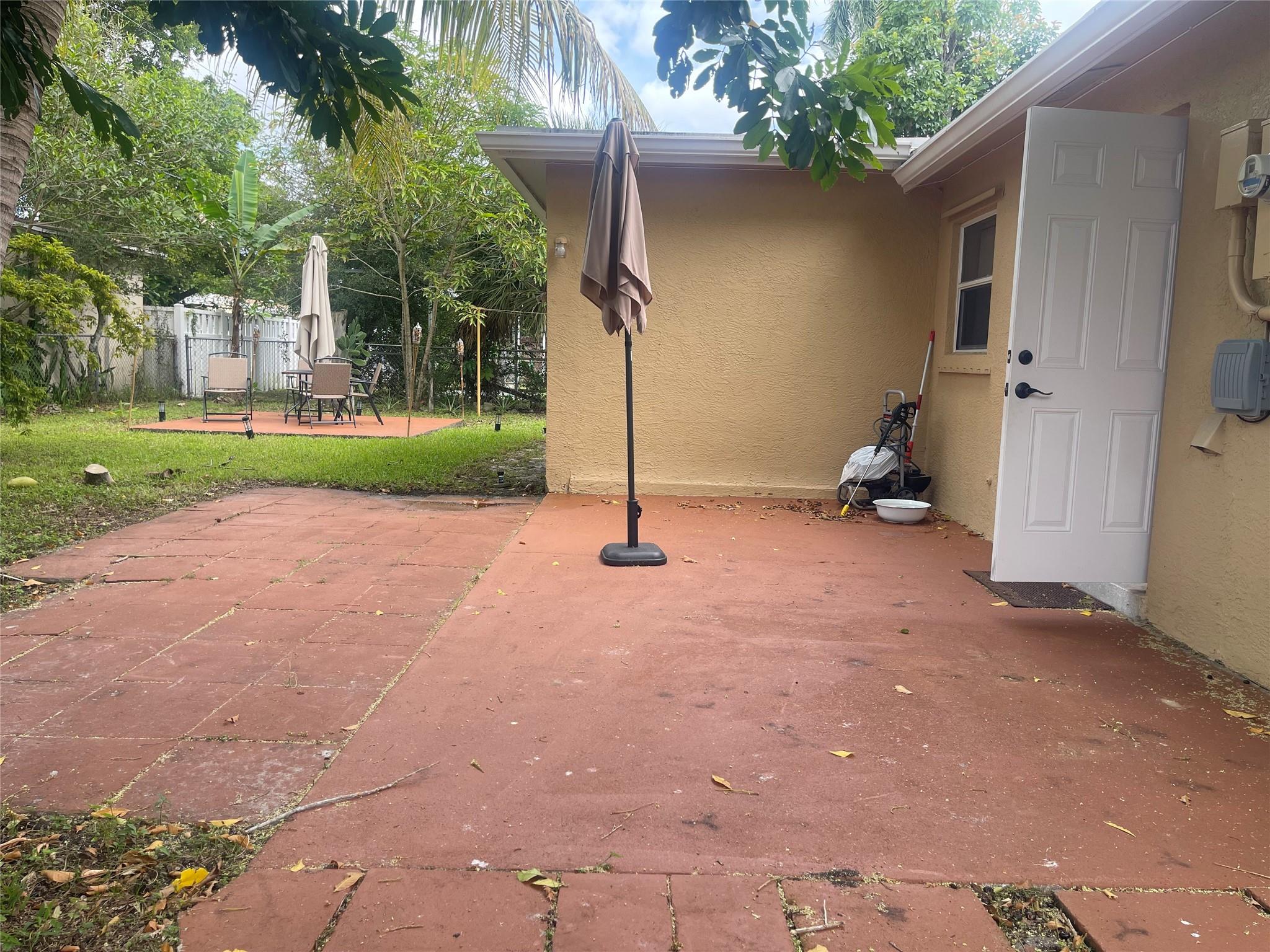 SUNRISE GOLF VILLAGE SEC. NINE - Residential Lease