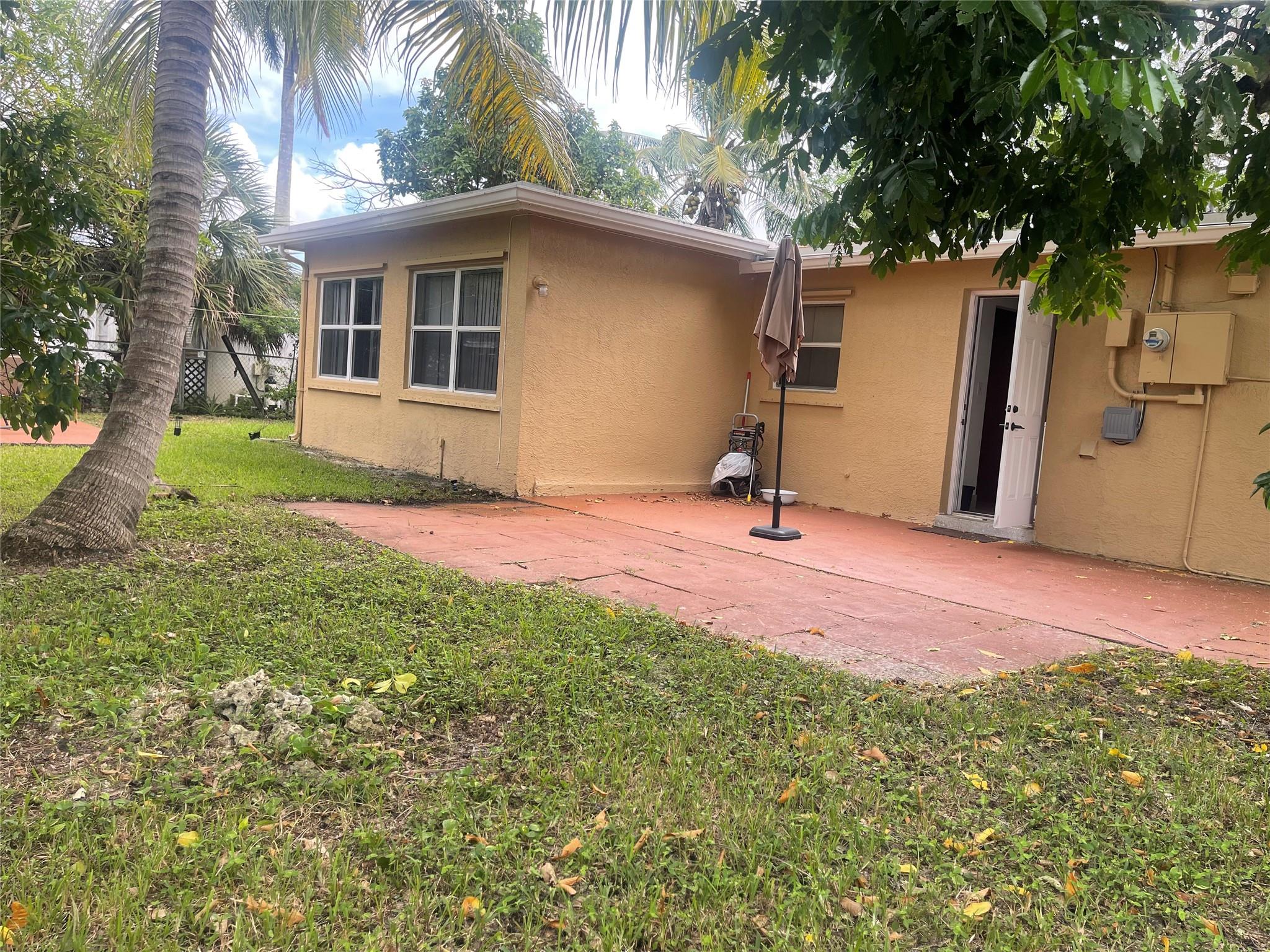 SUNRISE GOLF VILLAGE SEC. NINE - Residential Lease