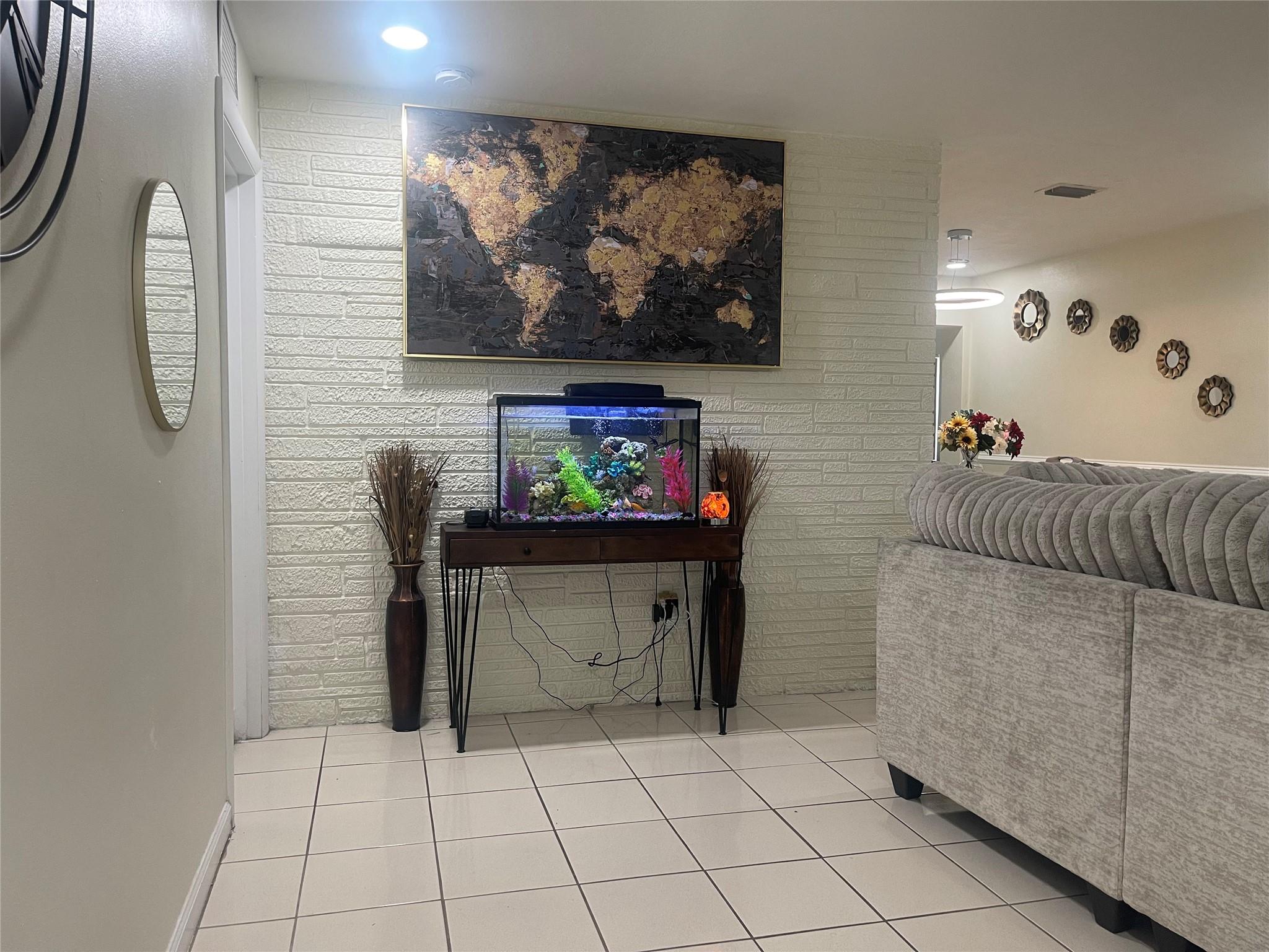 SUNRISE GOLF VILLAGE SEC. NINE - Residential Lease