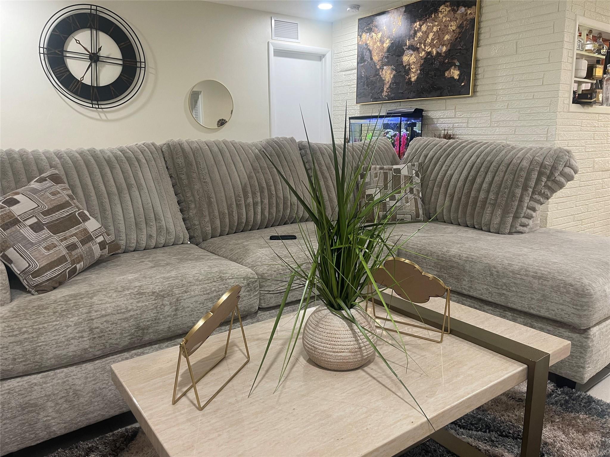 SUNRISE GOLF VILLAGE SEC. NINE - Residential Lease