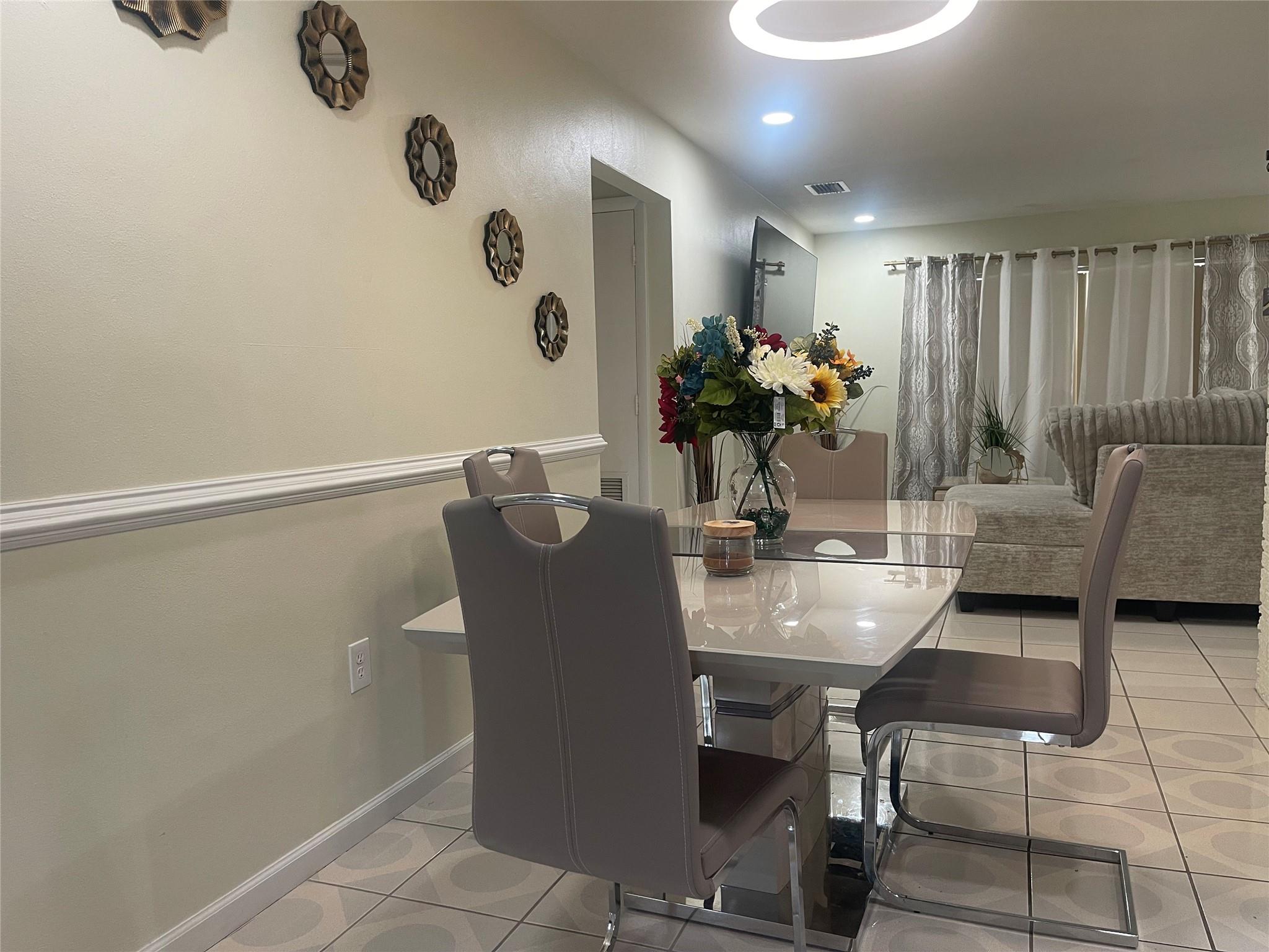 SUNRISE GOLF VILLAGE SEC. NINE - Residential Lease