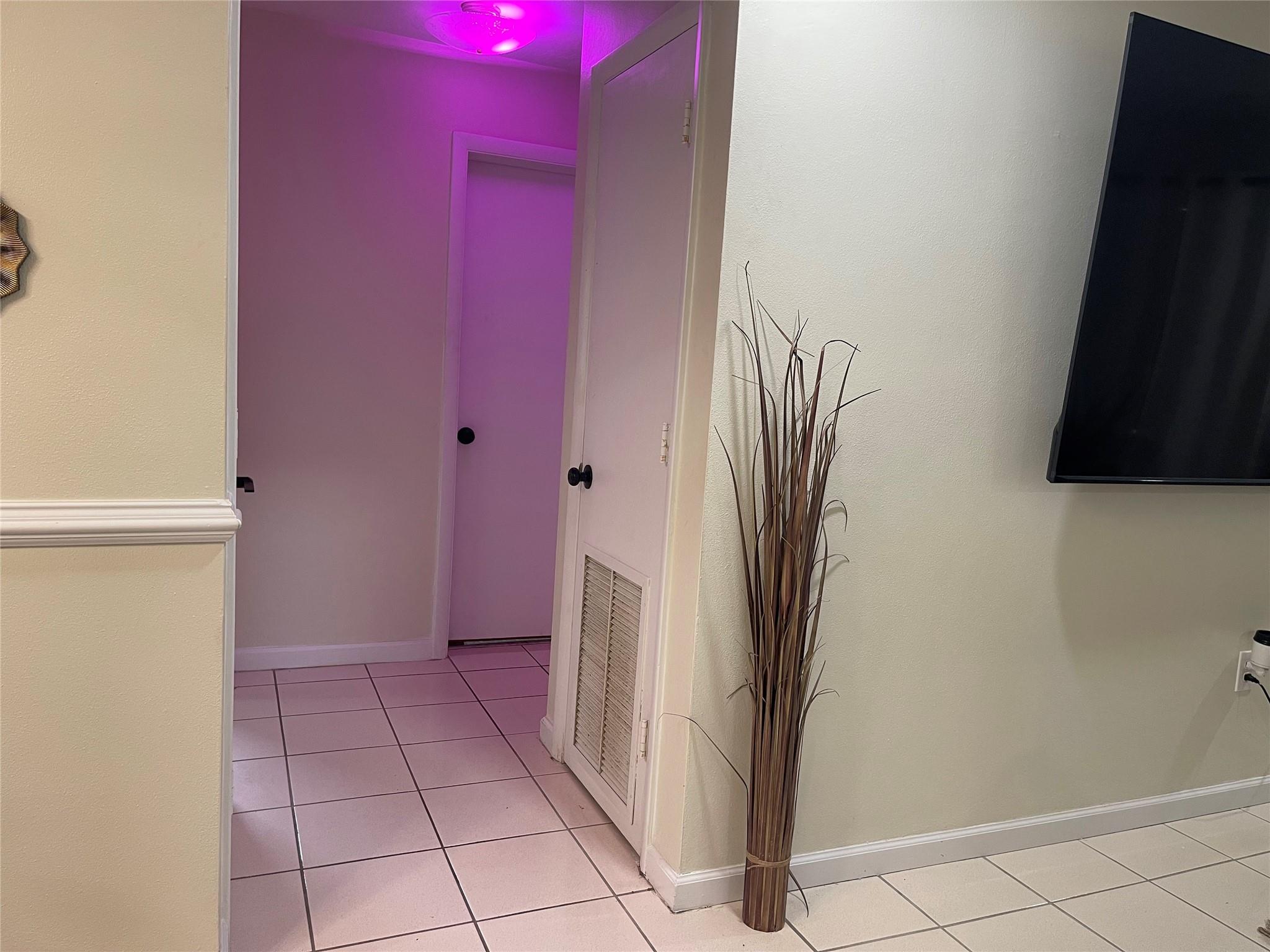 SUNRISE GOLF VILLAGE SEC. NINE - Residential Lease