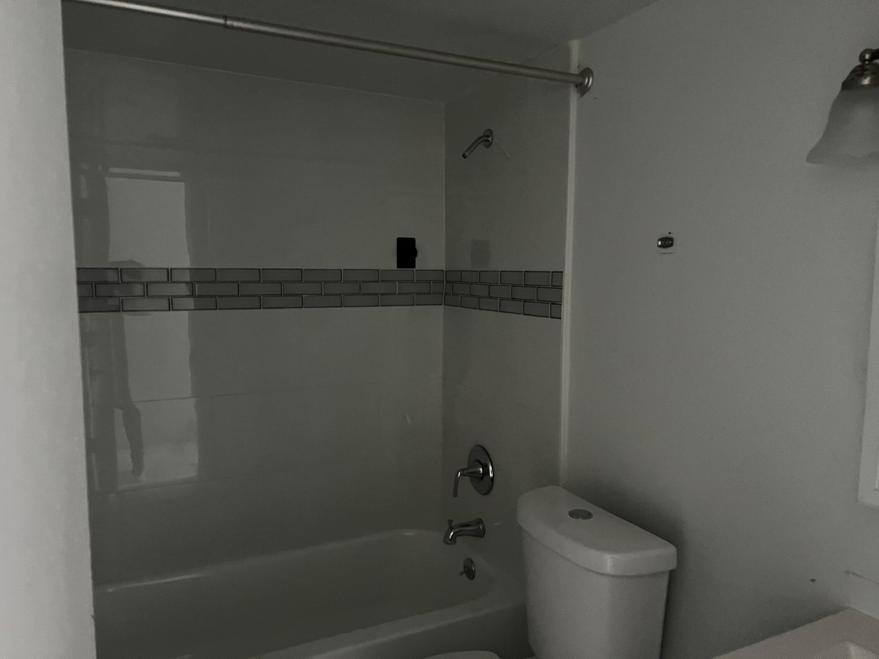 101 NE 41st Street E87