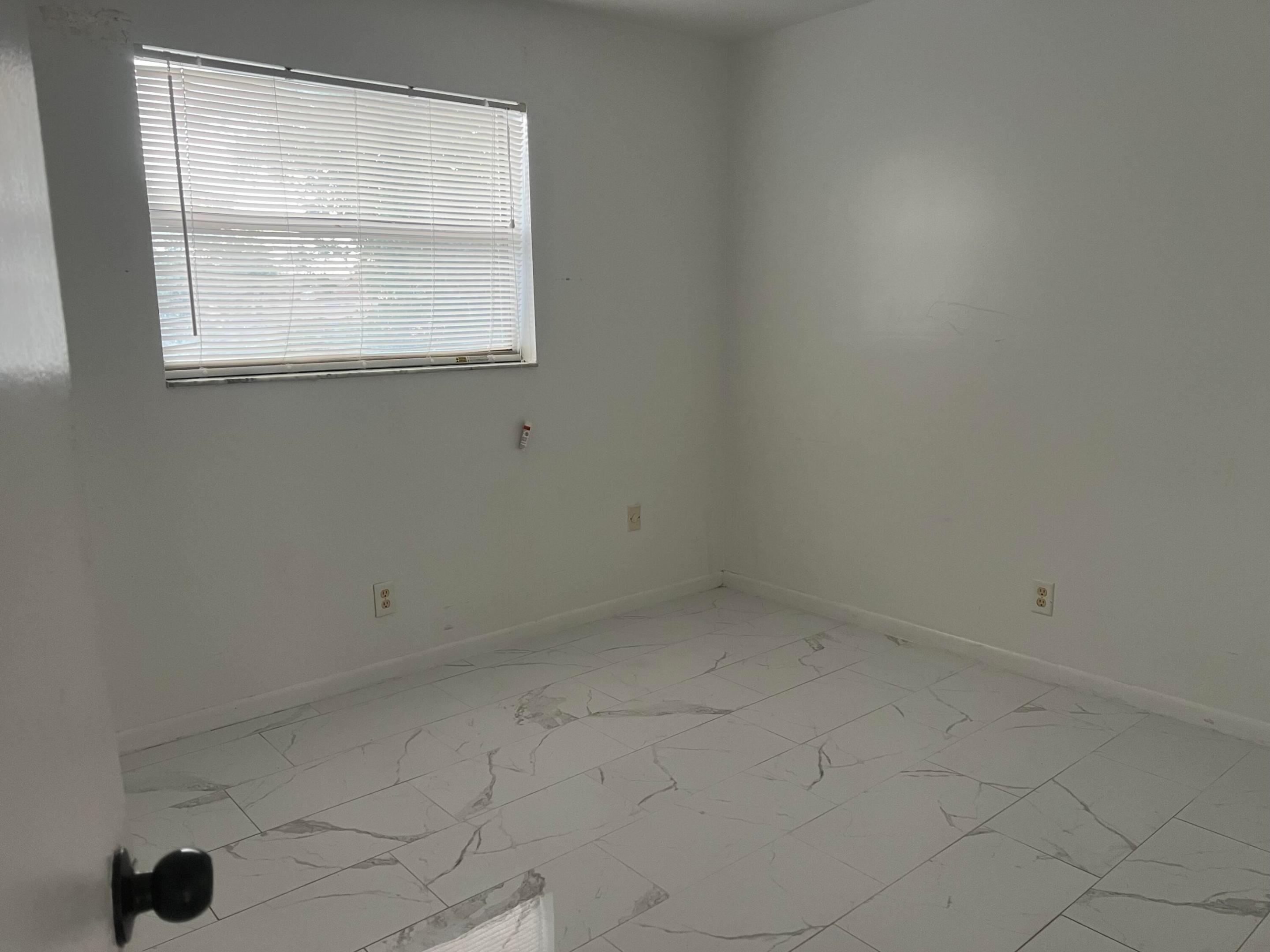 101 NE 41st Street E87