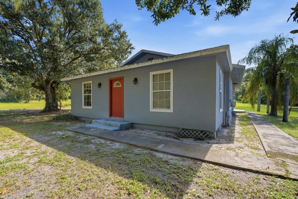 8698 63RD Avenue, Vero Beach, FL, 32967/$595,000 4 8698 63RD Avenue