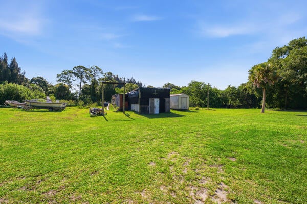 8698 63RD Avenue, Vero Beach, FL, 32967/$595,000 3 8698 63RD Avenue