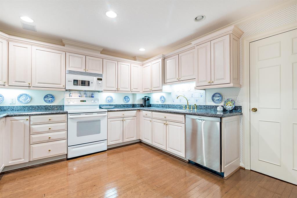 AUSTRALIAN OF PALM BEACH CONDO - Residential