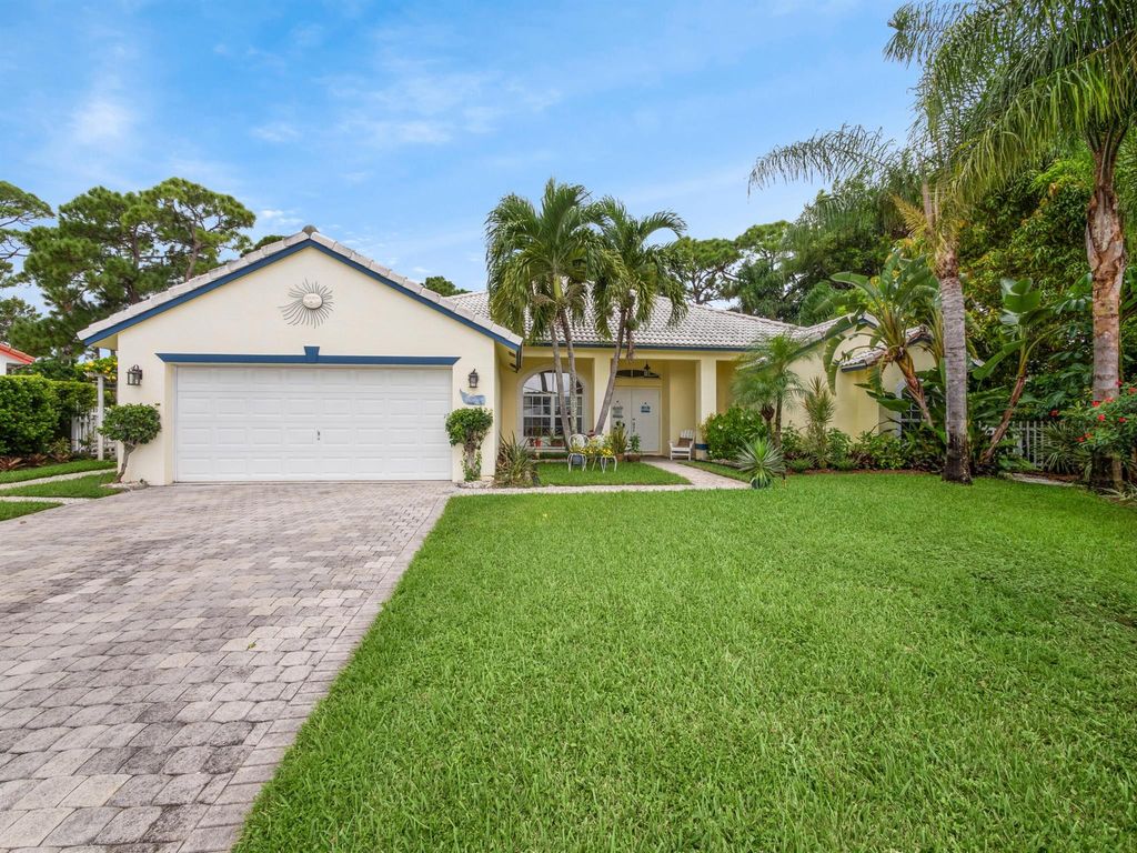 Photo of 8289 SE Ketch Court, Hobe Sound, FL 33455 (MLS # R10920049)