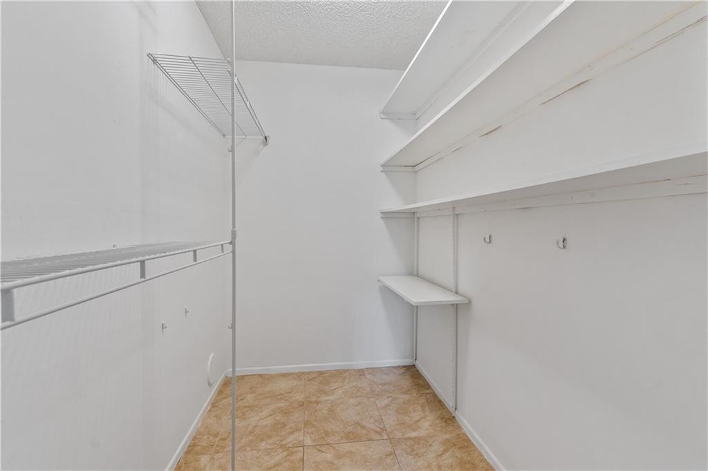 LAKES OF OAKLAND FOREST CONDO - Residential