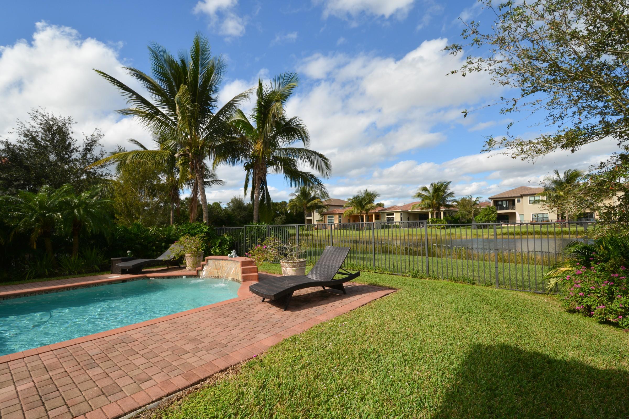 THE BRIDGES - Residential