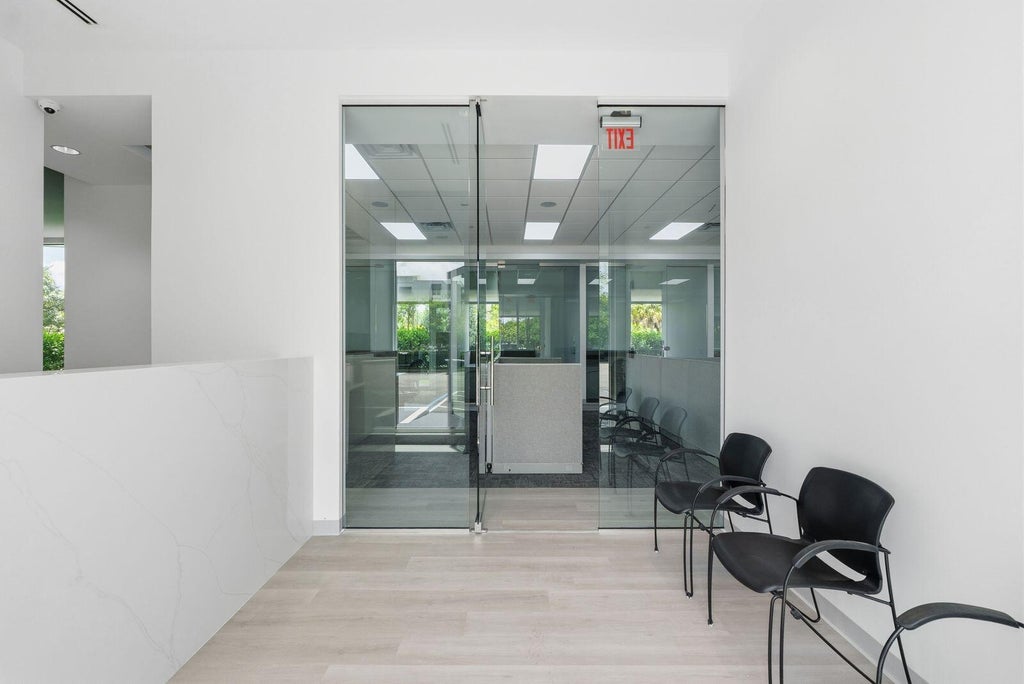 Photo of 1300 S DIXIE Highway #100, Lantana, FL 33462 (MLS # B26051920)