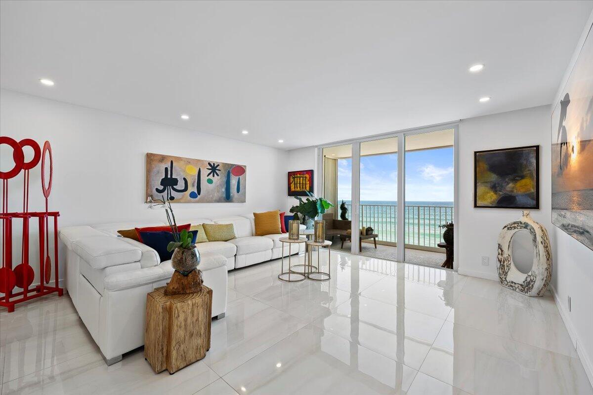 HORIZON EAST CONDO - Residential