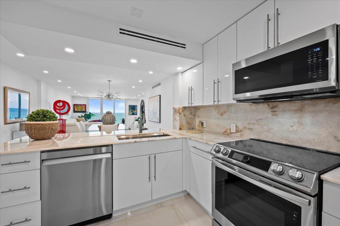 HORIZON EAST CONDO - Residential