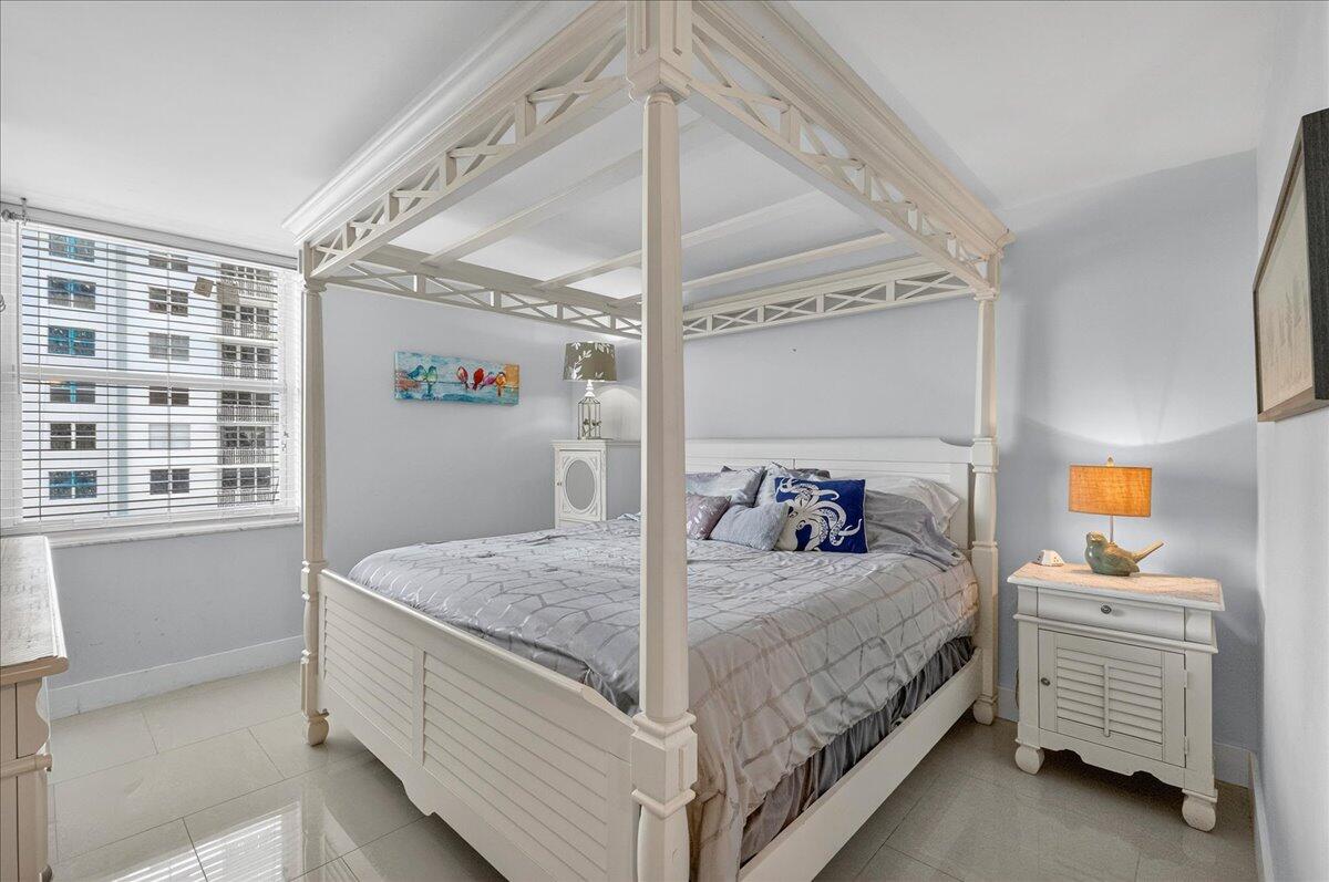 POMPANO BEACH CLUB CONDO - Residential