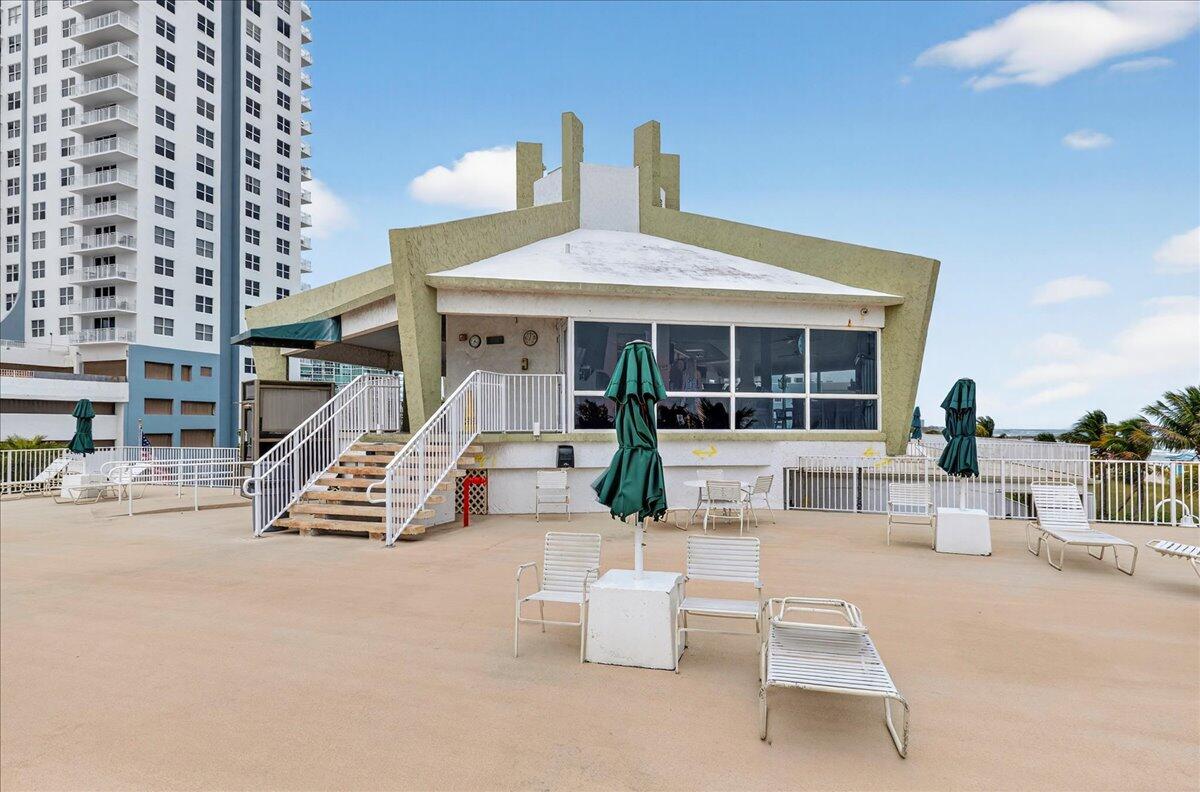 POMPANO BEACH CLUB CONDO - Residential