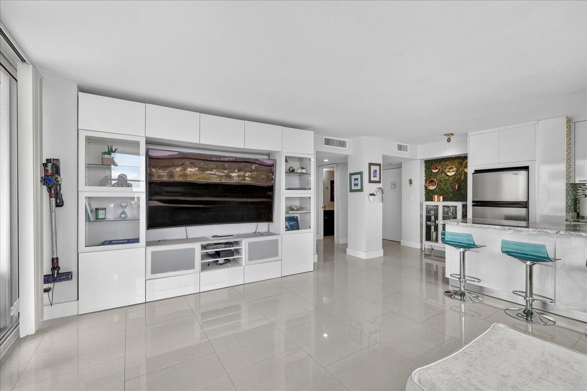 POMPANO BEACH CLUB CONDO - Residential