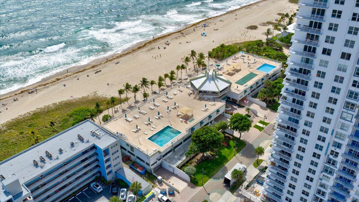 POMPANO BEACH CLUB CONDO - Residential