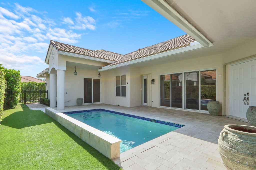 Photo of 2931 Twin Oaks Way, Wellington, FL 33414 (MLS # B26025079)