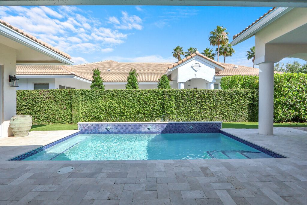 Photo of 2931 Twin Oaks Way, Wellington, FL 33414 (MLS # B26025079)