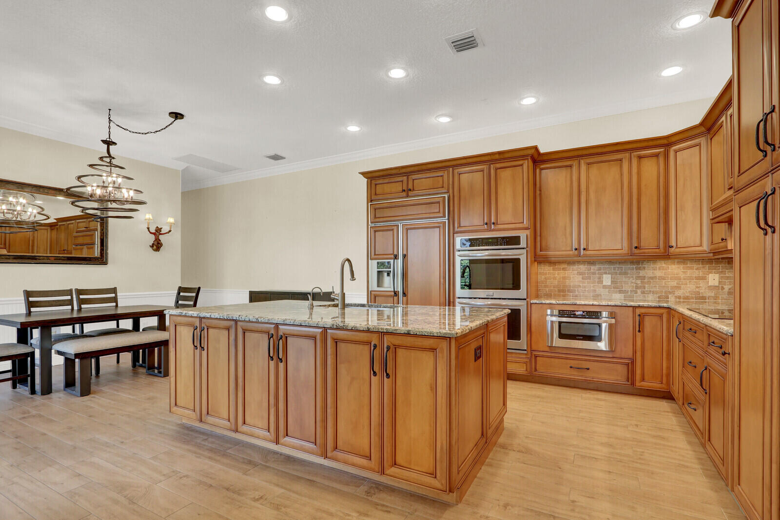 2931 Twin Oaks Way