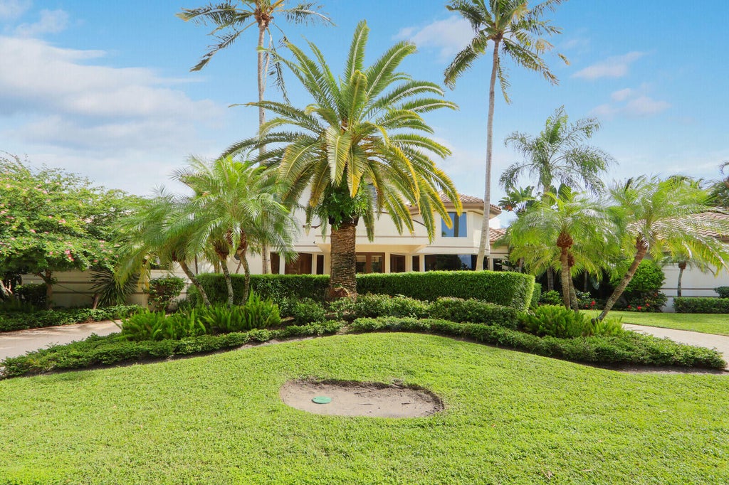 Photo of 13868 LE BATEAU Isle, Palm Beach Gardens, FL 33410 (MLS # B26091965)
