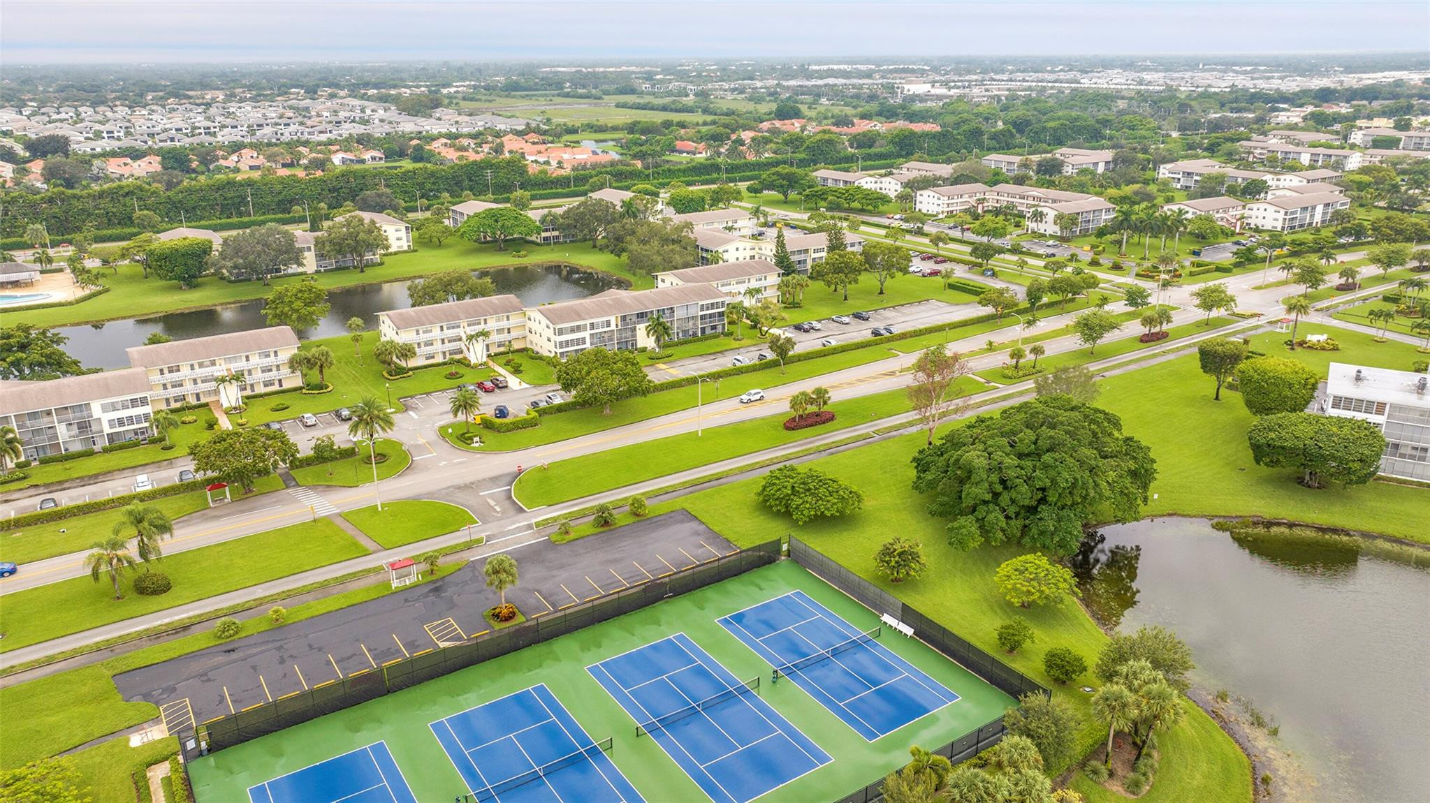 CENTURY VILLAGE- FANSHAW - Residential Lease